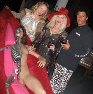 With Raëlians Lara, Jimmy and the Alien that fell through the Speakeasy ceiling, landing comfortably in the Vulva Lounge