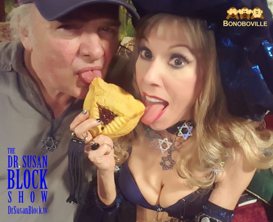 We LoVE to lick Pussy Cookies! Selfie