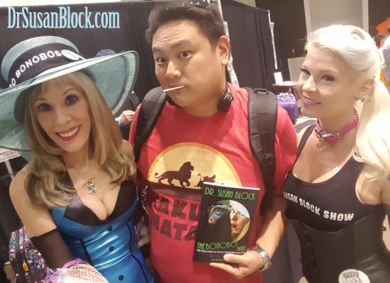 Our first Bonobo Way sale at Adultcon! Photo: Selfie