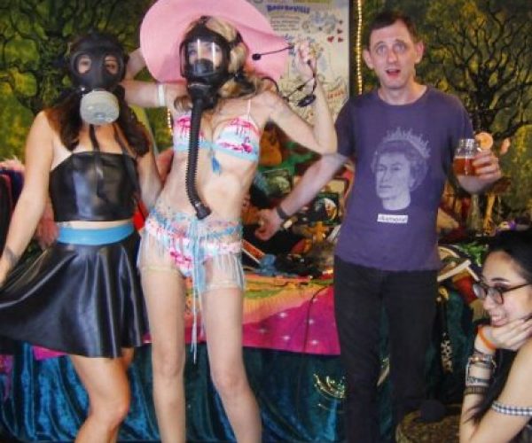 Hot Summer Kink with GasMaskGirl